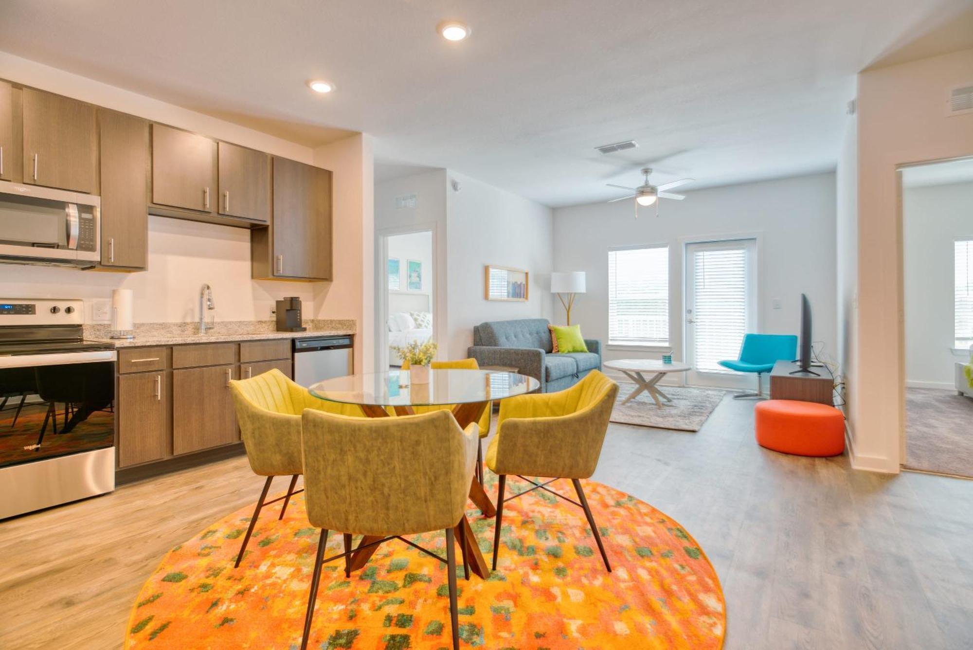 Luxe One Bedroom Apartment With Balcony Gainesville Luaran gambar